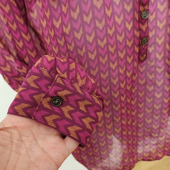 A.N.A Chevron Print Roll-tab Sleeve Blouse Size M - Picture 6 of 9